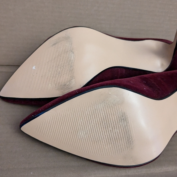 Avery & Sage red velvet pumps 3 inch heel - Picture 2 of 6